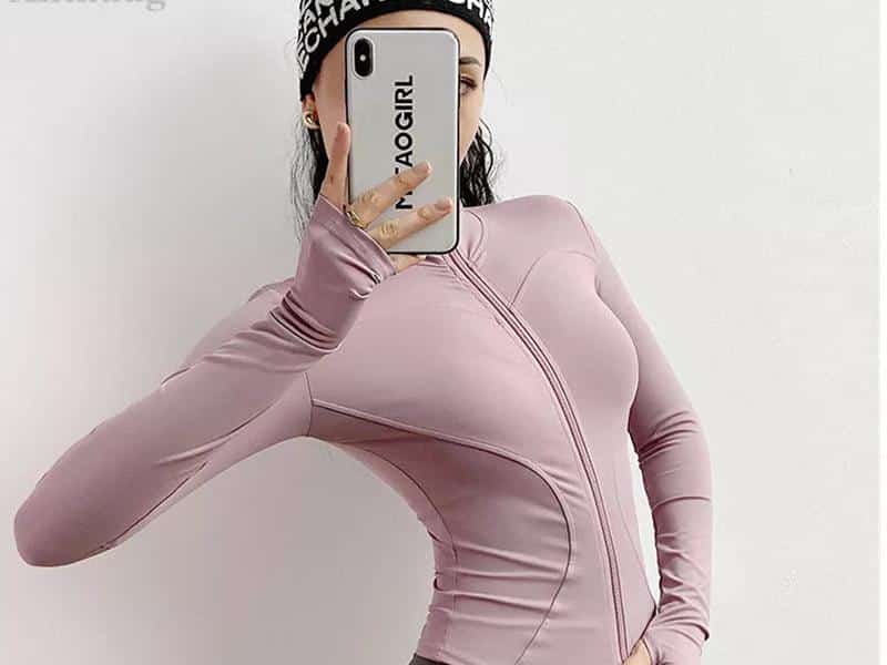 Aiithuug נשים של Slim Fit מעילים קלים נשים של מלא Zip-up יוגה ספורט ריצה מעיל עם אגודל חורים עבור אימון
